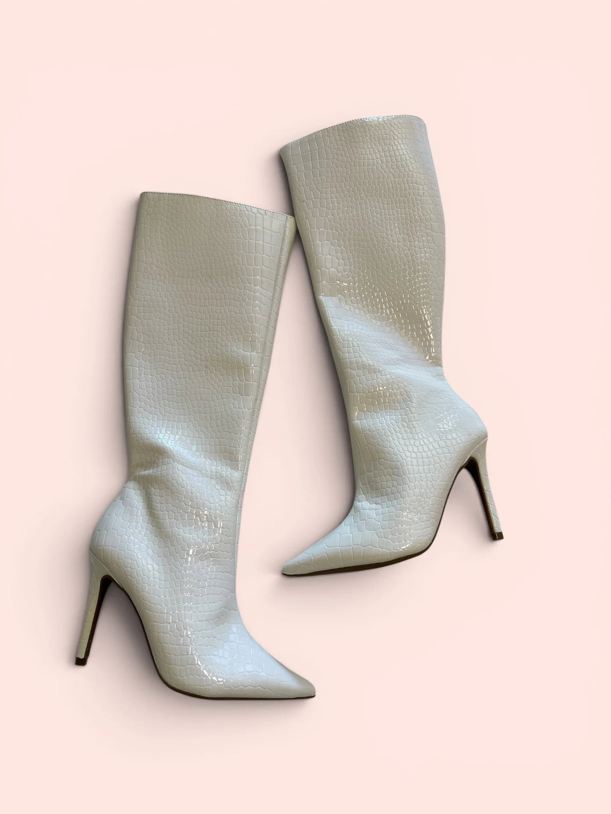 INC International Concepts Croc-Embossed Knee-High Stiletto Boots – White – Size 7 – New in Box