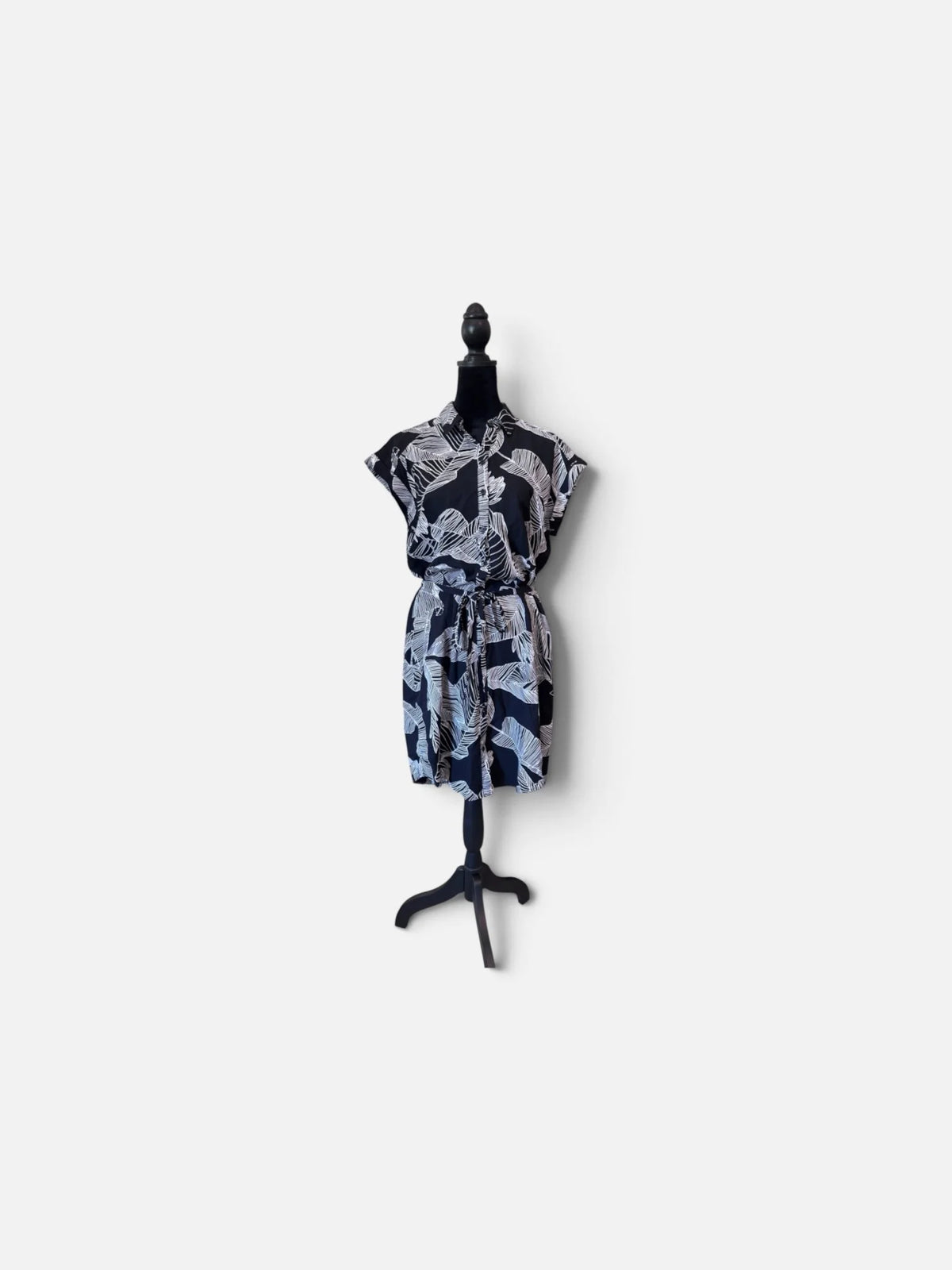 Express Tropical Leaf Shirt Dress – Black & White | Size M